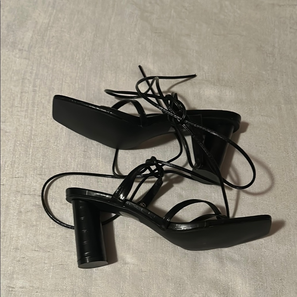 PrettyLittleThing Elegant Black Strappy Heels - Picture 5 of 6